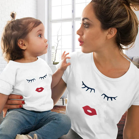 Eye Lashes Red Lips Print Mother and Daughter T-shirt