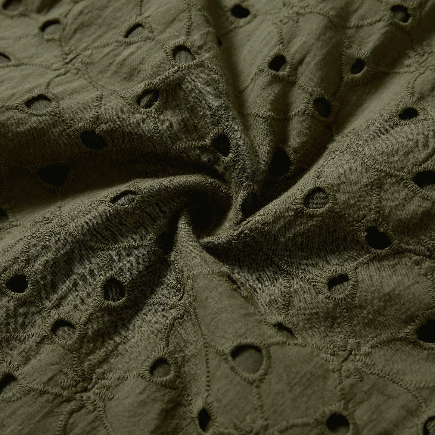 Family Matching Colorblock T-Shirt and Embroidered Eyelet Neck